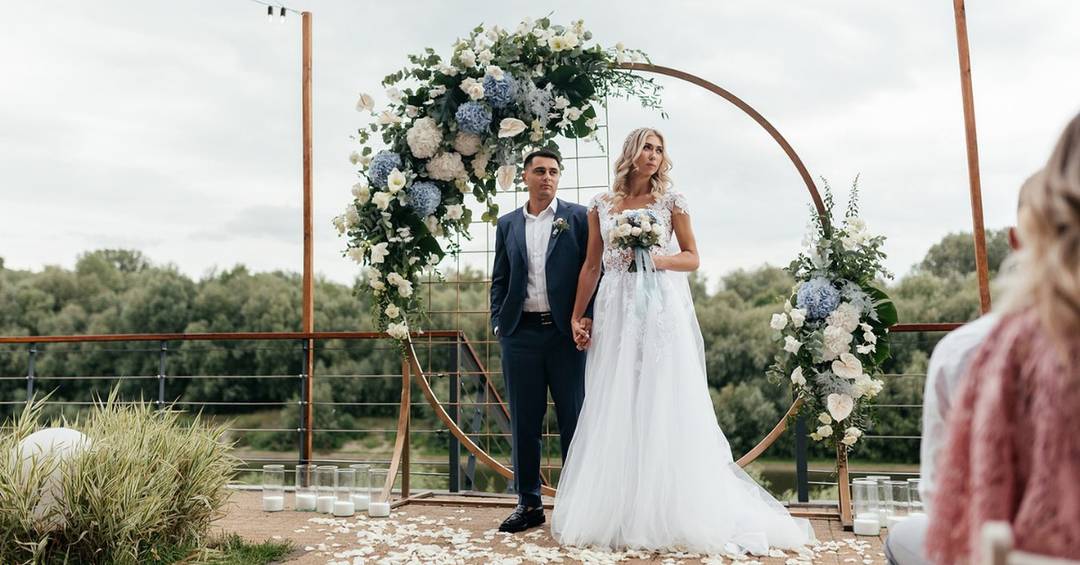 Hochzeitstrends 2022: Ein Hochzeitsbogen!