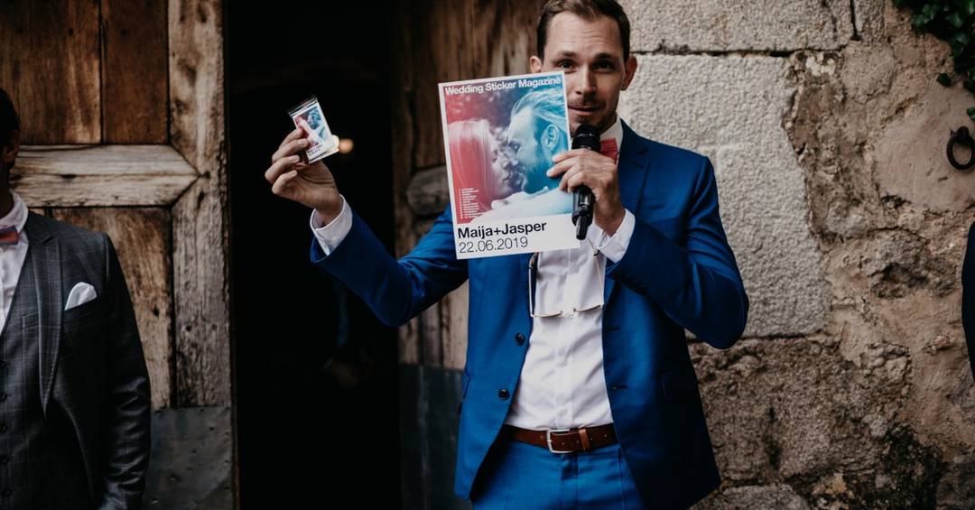 Geschenke von Trauzeugen: Wie wäre es mit einem Stickeralbum?