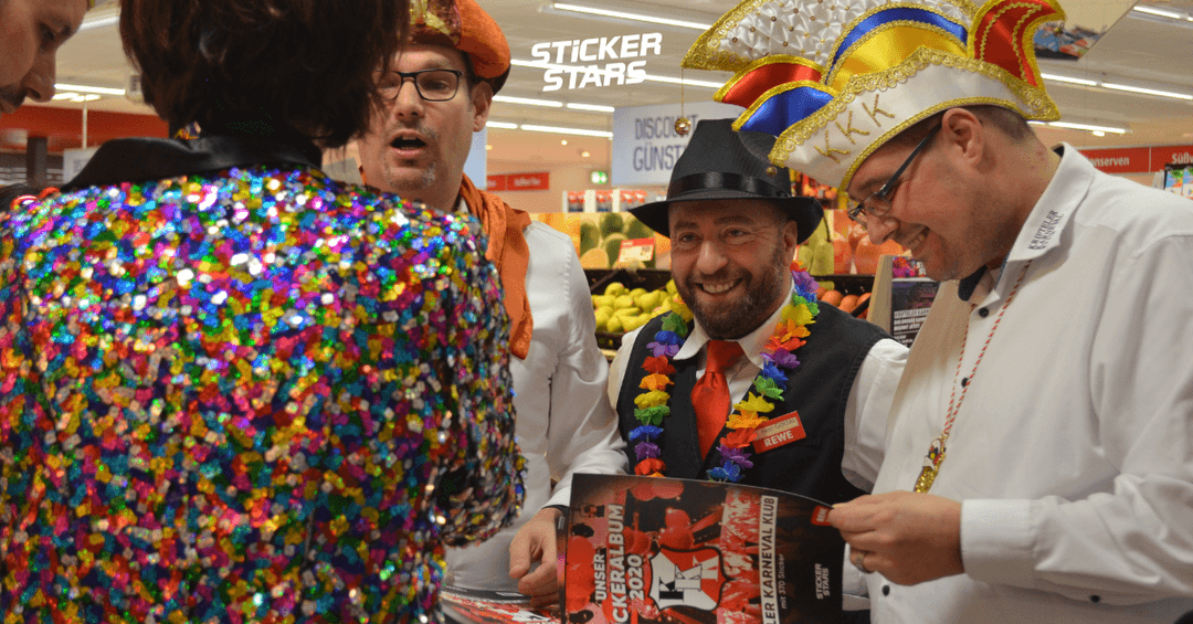 Ideen für Fasching: Ein eigenes Stickeralbum