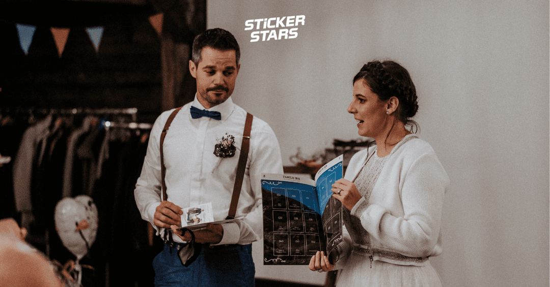 Stickeralbum zur Hochzeit: Dieses Paar berichtet