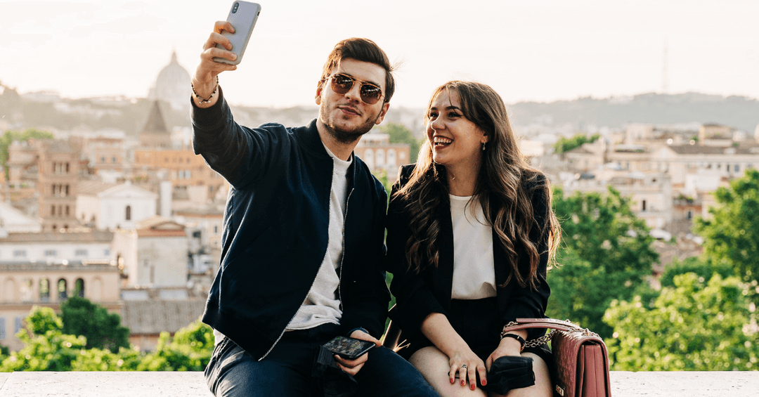 Save the Date Karten gestalten: Als Videobotschaft