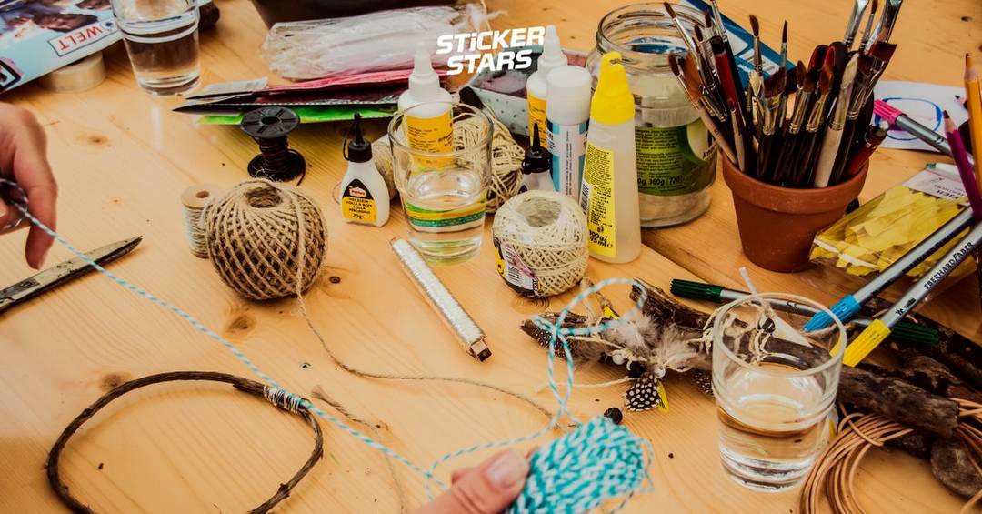 Die Lose für die Hochzeitstombola lassen sich auch leicht selber basteln.