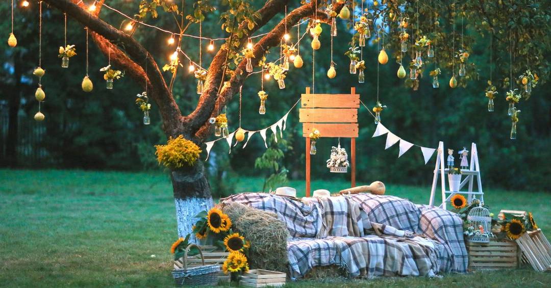 Gemütliche Lounge Ecken sind der entspannteste Hochzeitstrend des Jahres.