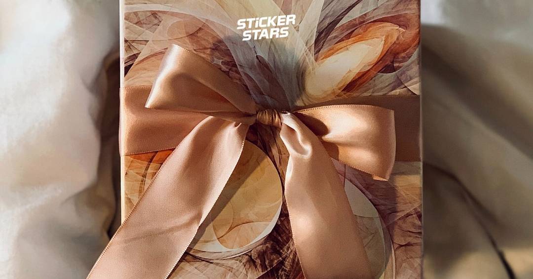 Trauzeugin überraschen mit einer eigenen Hochzeitsbox.