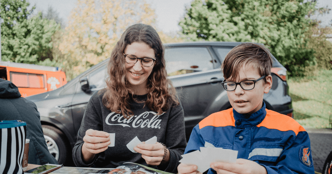 Klebe-Spaß für Feuerwehren 