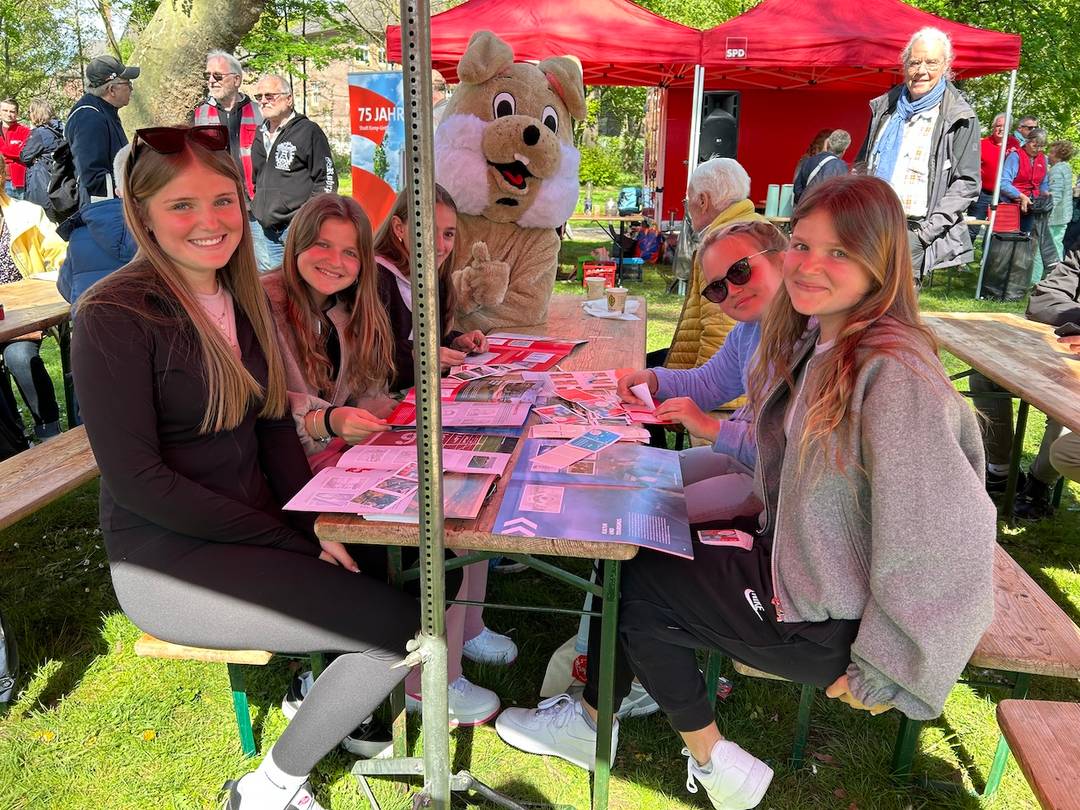 Ein Mitarbeiterfest, das Kollegen zusammenbringt und die Belegschaft stärkt.