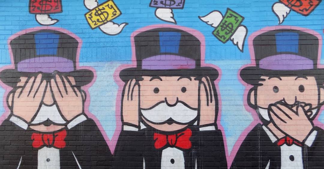 Eine reich aussehende Comicfigur, dazu fallen gezeichnete Geldscheine mit Dollarnoten vom Himmel