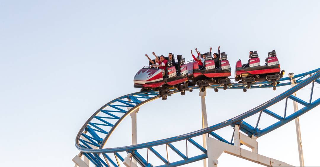 Junggesellenabschied im Freizeitpark verbringen.