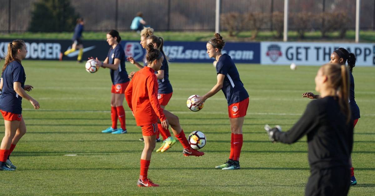 Grundlagen fürs Training: Aufwärmübungen im Fußball