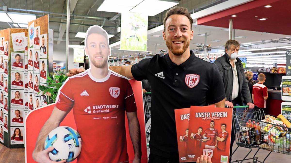 Für die Fans: Greifswalder FC bringt eigenes Stickeralbum raus
