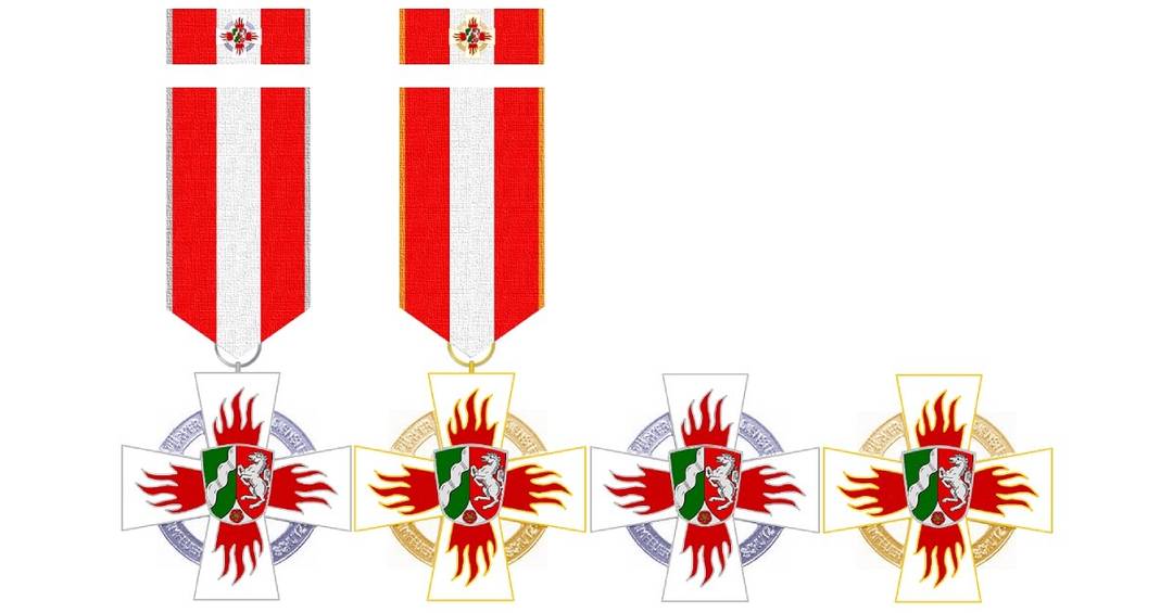 Das goldene Feuerwehr Ehrenzeichen aus NRW, dazu das silberne, das bronzene und das Ehrenzeichen in besonderer Ausführung, jeweils an einem rot-weißen Band