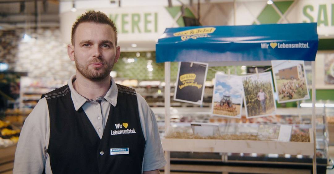 Die Stickeralben werden in knapp 1.300 EDEKA Märkten zu finden sein.