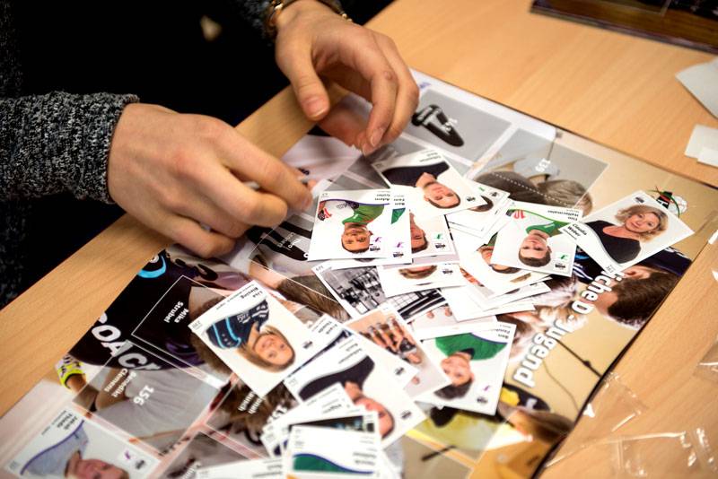 Stickeralbum für bessere Kommunikation im Unternehmen