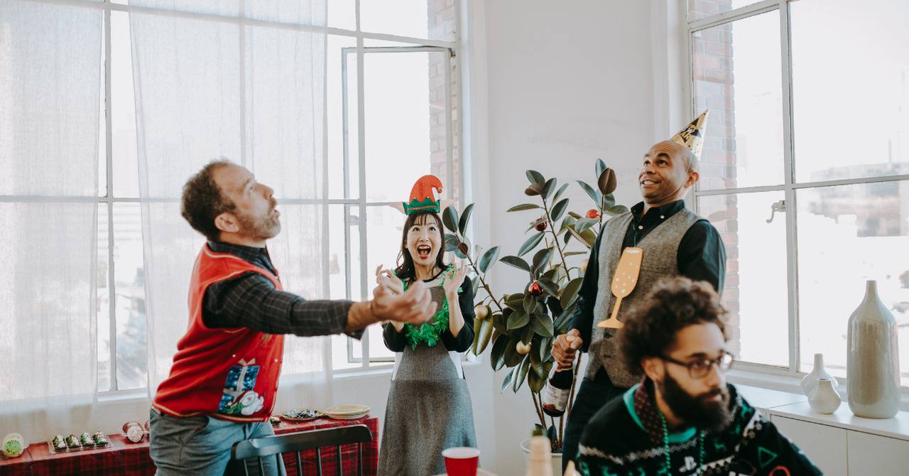 Unkonventionelle Weihnachtsfeier Ideen für Teamspirit und Spaß